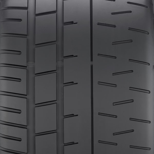 Pirelli P Zero Trofeo R tire image